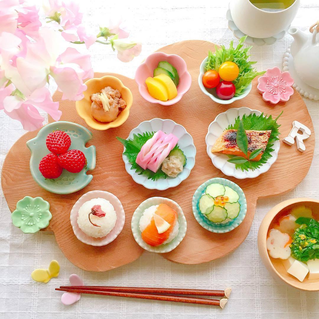 KINGRPG's tweet photo. Spring menus for Sakura festivals https://t.co/KEPhNoPsek