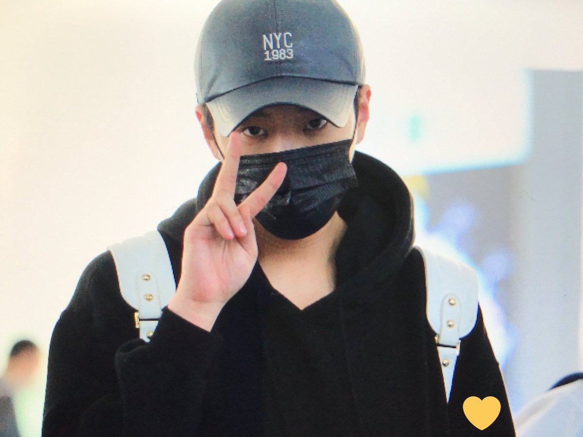 180328 FOTOS DE YEJUN EN EL AEROPUERTO  DZWnNMJWsAE-Yhm