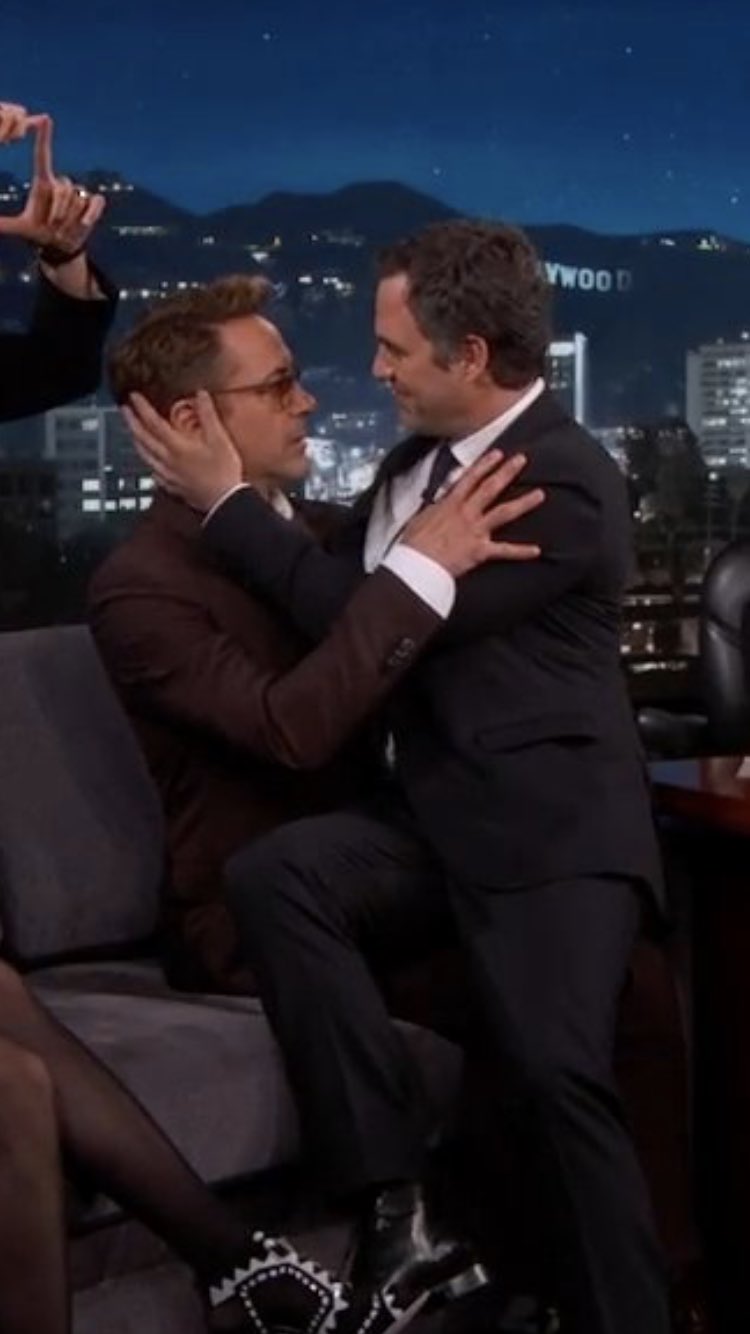 C O Pa Twitter この2人も可愛いけど後ろの2人も中々可愛いww ジェレミーレナーはどういう感情www T Co Abdc4mquey Twitter