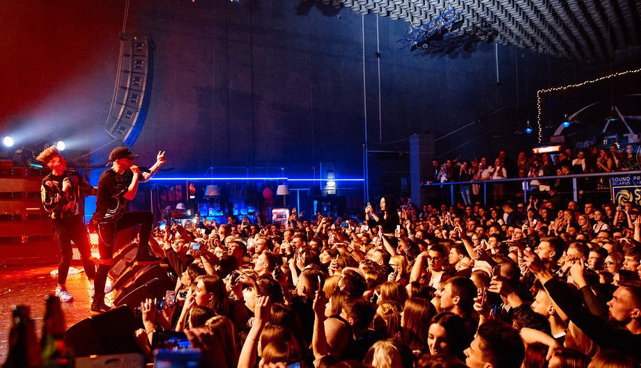 AlljFans's tweet image. ВЫСТУПЛЕНИЕ ЭЛДЖЕЯ В РОСТОВЕ-НА-ДОНУ БЫЛО ПОД УГРОЗОЙ СРЫВА

В Ростове-на-Дону в ночном клубе «Сарай» он и его выступление вызвали очень сильный по силе и масштабу всплеск эмоций, самый что ни на есть настоящий ажиотаж.

#Элджей #Allj #Ростов… t2p.pw/HL8UFKEd8n