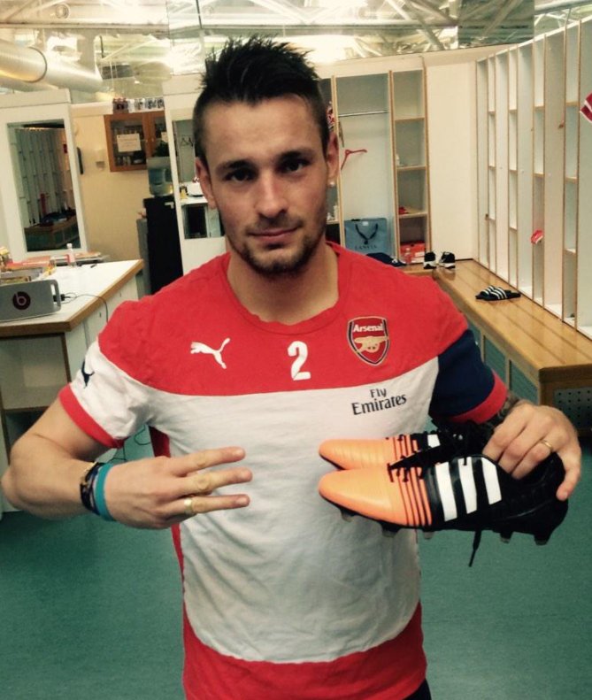 PadbolP's tweet photo. Merci à @MatDebuchy de suivre le projet Padbol de Lille avec @fido0723 ! 
@padbolfrance 

#JDE2018 #AMOS_Lille #Padbol #DebuchyenEDF https://t.co/X9ADJUY6Oe