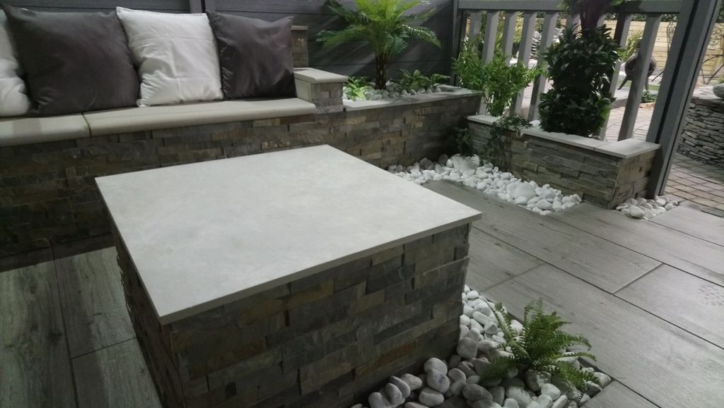 VisionLandscap2's tweet image. Check out our new porcelain patio display at Corfe CED, over the Easter Bank Holiday!