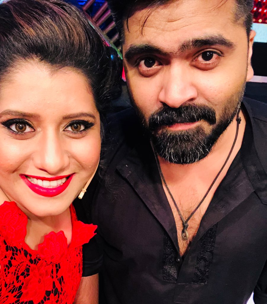 Priyanka2804's tweet photo. Look who is back in the sets of #KPY #simbuinkpy #strlove❤️. Do not forget to watch the Grand Fianle of KPY on sunday 3pm 🤗🤗🤗😄 https://t.co/fZWQvcbUFw