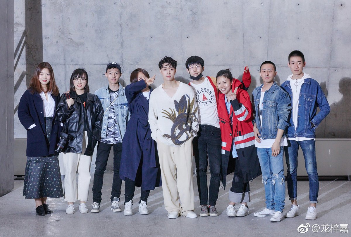 EXOUPDATE_ID's tweet photo. ้พๆขๅ weibo with Yixing Exo
#์์ #EXO @weareoneEXO
#lay #yixing #icing #layexo #yixingexo #layupdate #yixingupdate
๐ฆsihun https://t.co/CadAX6JCpd
