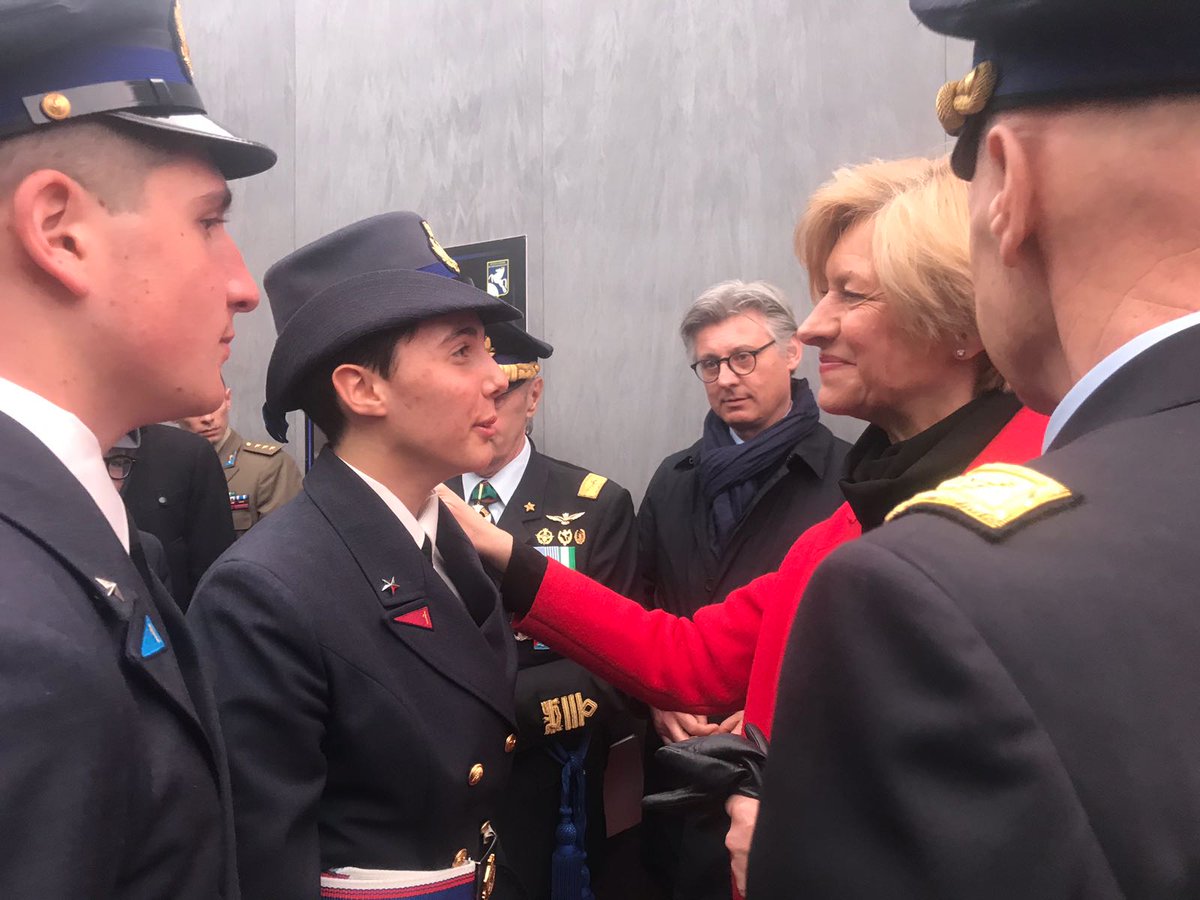 MinisteroDifesa's tweet photo. #28marzo La dedica del Ministro @robertapinotti per il 95° anniversario della costituzione dell’#AeronauticaMilitare: “una Forza Armata sempre più coesa e utile all’Italia” #95AM https://t.co/PVGC42ku1p