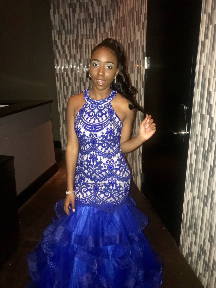 __Janya's tweet photo. Babygirl in blue π #prom2k18 #slayette https://t.co/huRDrTKAFo