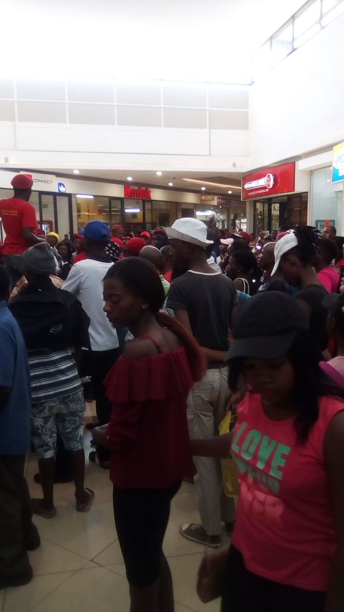 EFFgroundforces's tweet photo. Groundforces in Jabulani mall shoprite #ShopriteStrike. https://t.co/BMO1P6yQ0c
