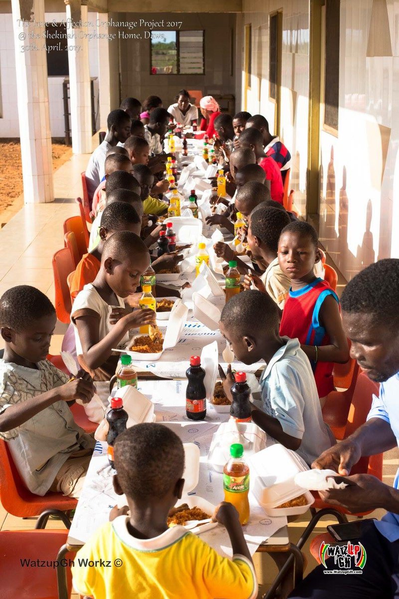 StudioXtra_Gh's tweet photo. Different Pple with One common Purpose....  HELPING THE NEEDY 🙏🏾🙏🏾.... The WatzupGh Orphanage Project 2018....This Very Sunday 1st April ... Join Hands  🤝🙌🏽🙌🏽 ... #WatzupGh #OrphanageProject2018 #GivingToTheNeedy ... Supported By @studioxtra_gh https://t.co/F5i2hoBxJH