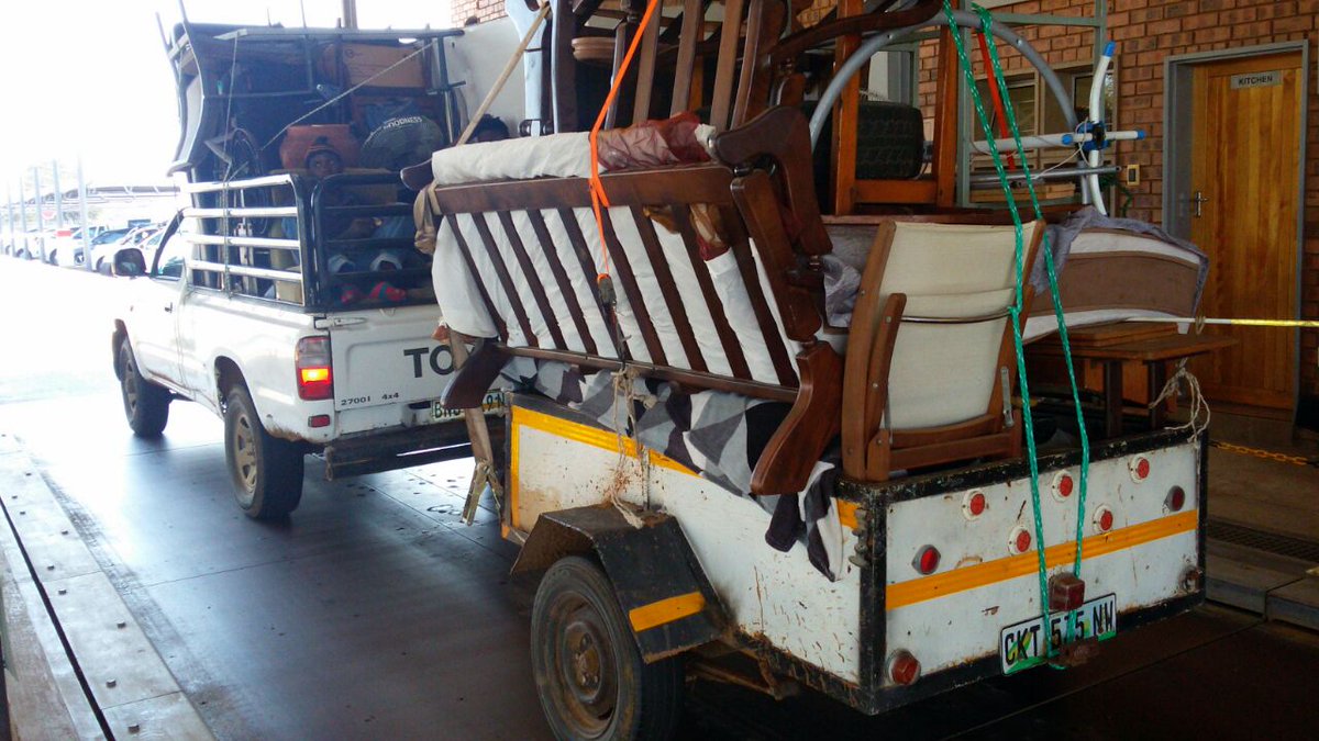 GTP90515691's tweet photo. GTP has started with Operation Malayisha. We will ensure compliance in transportation of goods. #SaferEaster #RoadSafetySavesLives #asifikeni https://t.co/I2B8cPcZPP