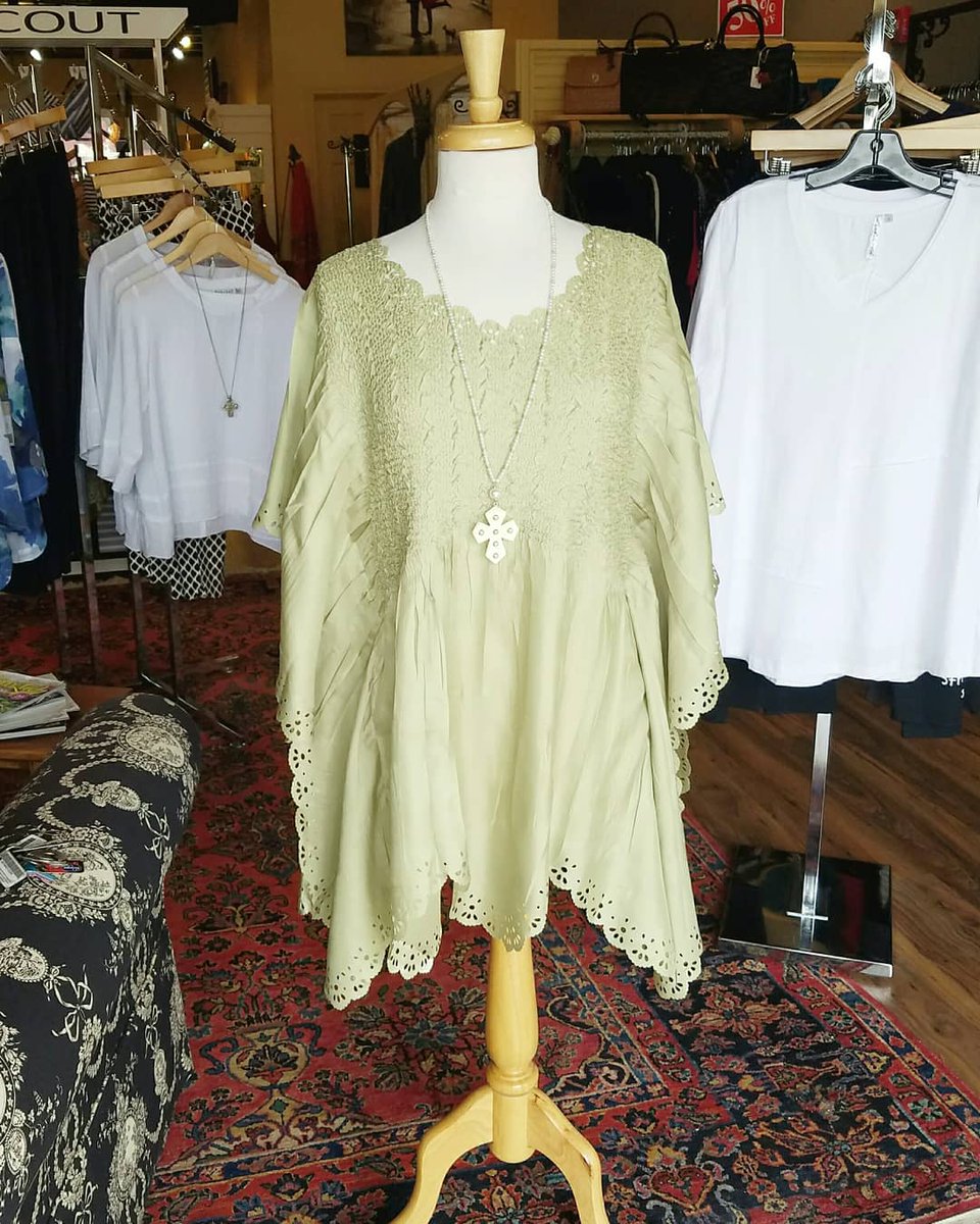 crawfordcollect's tweet photo. These lovely tunics from #jerrytfashion would make for a BeYOUtiful Easter outfit. Available at both locations! #CrawfordCollections https://t.co/ako4NL6N0S