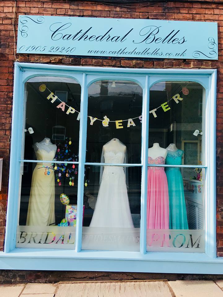 CathedralBelles's tweet image. New Easter 2018 window display #easterwindow #softpastels #multicolouredtree #eastereggs #bunnybunting #collegestreet #worcestershirehour