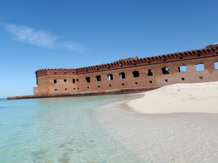 KWSeaplaneAdv's tweet photo. Good morning friends! #DryTortugas #WalkTheMoat #KeyWest #bucketlist #bucketlistmust #fridayFun #humpday #NPS #FindYourPark https://t.co/Ovdxugiup8