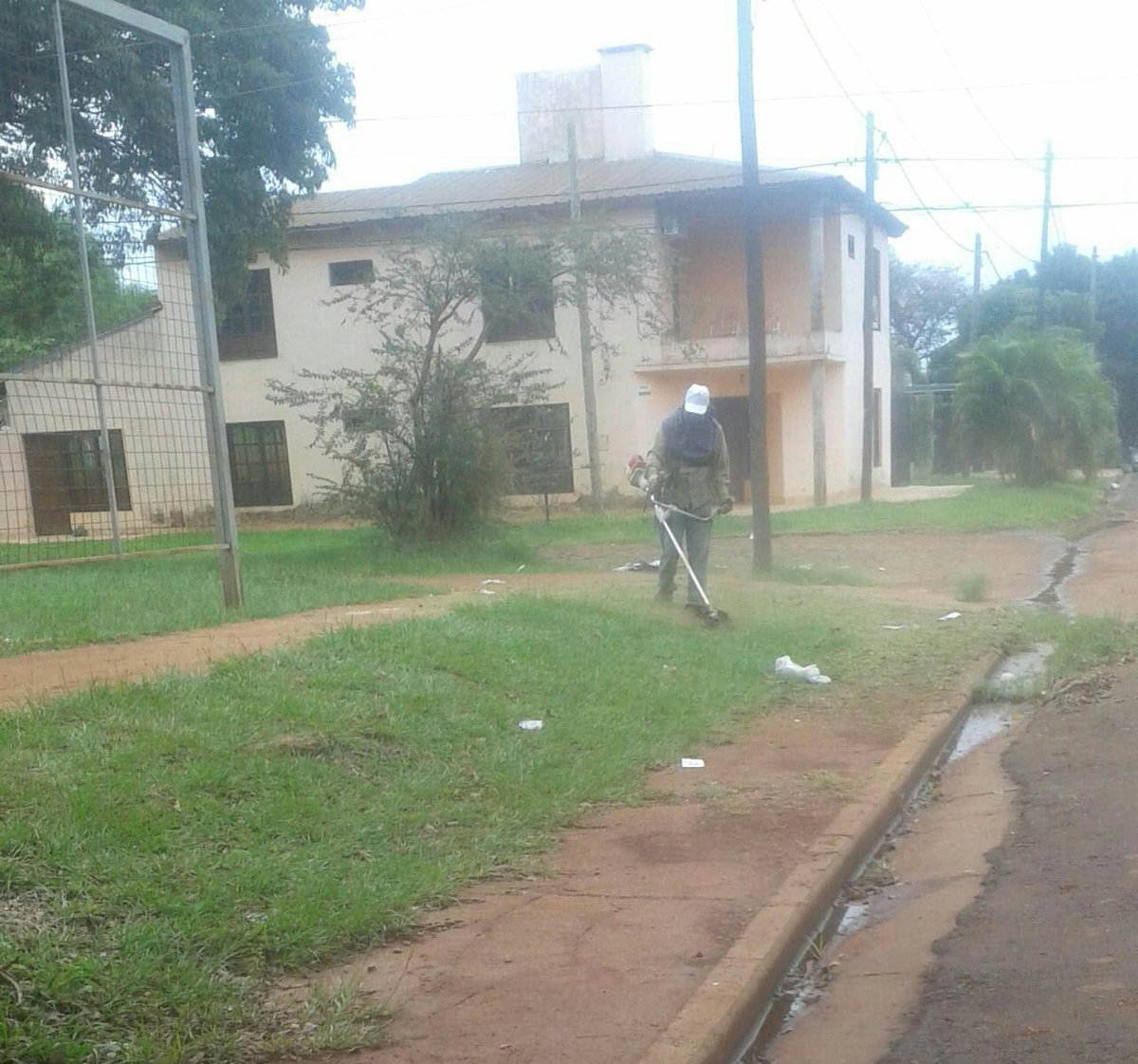 citsantarita's tweet photo. CIT SANTA RITA,27/03 , EN LA CHACRA 236,TAMBIÉN ESTUVIMOS DESMALEZANDO,LIMPIANDO Y PINTANDO LOS CORDONES .POSADAS MAS LIMPIA. JOAQUIN LOSADA INTENDENTE .Claudelino Luis Pérez DELEGADO MUNICIPAL.. https://t.co/bBhuseLefa