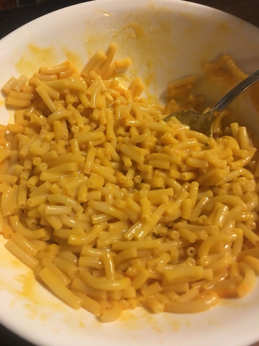 ohsofunny_'s tweet photo. pregnancy cravings at 730 in the morning 😬🤰🏼🤦🏼‍♀️ https://t.co/82UQjxW1U2