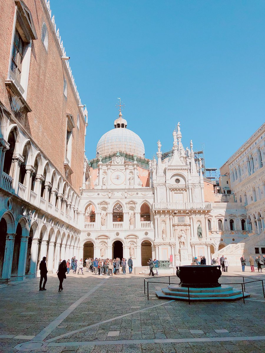 のぞむ この時期イタリアは修学旅行生が多いから若者多いね おじゃmap