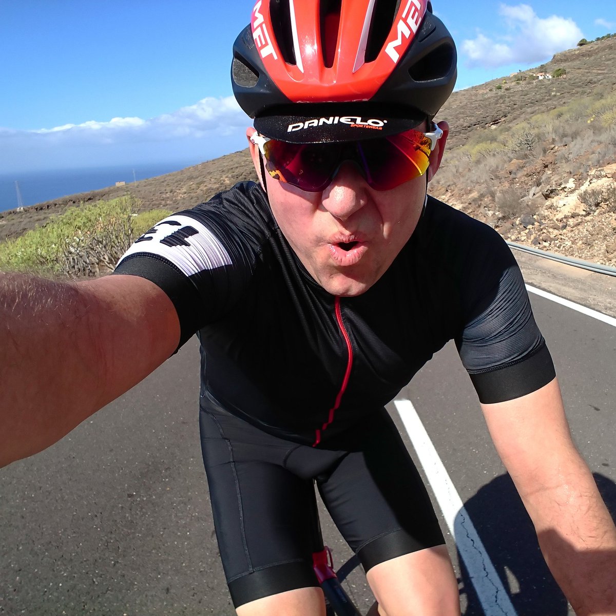 Sweating all the way to Taucho on Tenerife.
#cycling #Tenerife #cyclinglife #ridethirteen