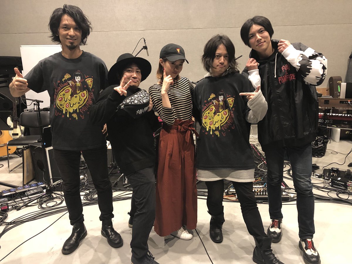 LiSA_OLiVE's tweet image. ４月７日の初めてのアコースティックワンマンライブAcoustic Timeは、メンズバンドに、コーラス&amp;amp;パーカッションで、のなたんを加えた、Oneたんメンズ🍜
よろしくねっ⌄̈⃝
#FandF