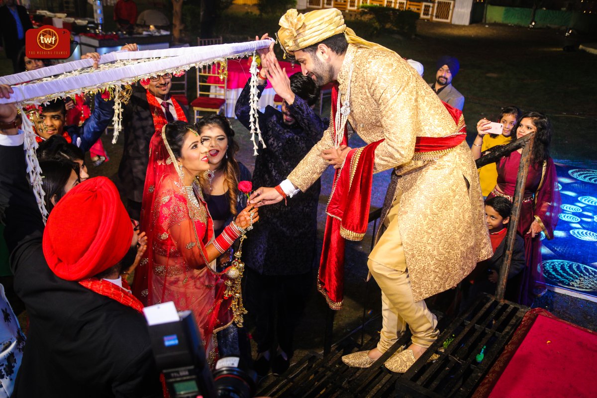 theweddingframe's tweet photo. “To love is nothing. To be loved is something. But to love and be loved, that’s everything.”
#WeddingPhotography #CandidPhotography #IndianBridal #Wedding #Bridal #TheWeddingFrames #Fashion #WedMeGood #WeddingSutra #love #Happiness #SpecialMoments https://t.co/vlVGtJNgon