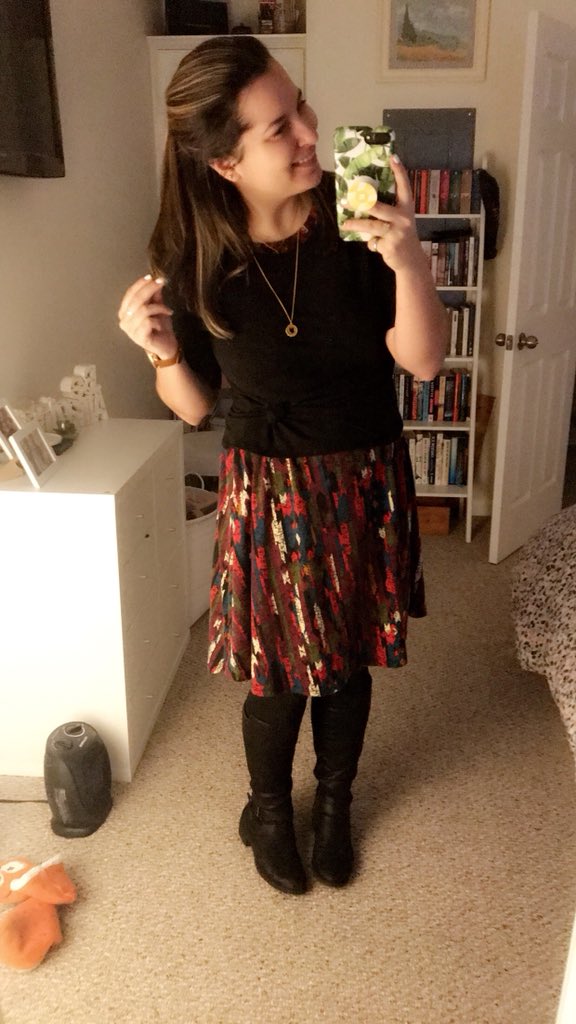 vee_el_dub's tweet photo. #ootd: Trying something new with my Lularoe today >> Gigi over Carly #howiroe #lularor https://t.co/ESCuruJfMo