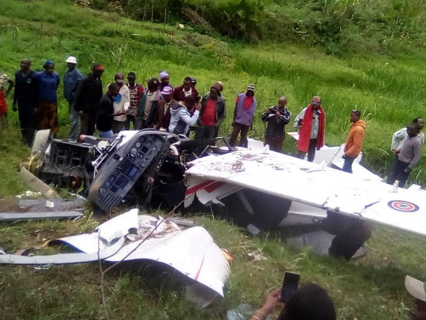 TheStarBreaking's tweet photo. TWO PEOPLE injured after a government-owned aircraft crashes at Kungu market, Taita Taveta. https://t.co/WnVjC5wcmt