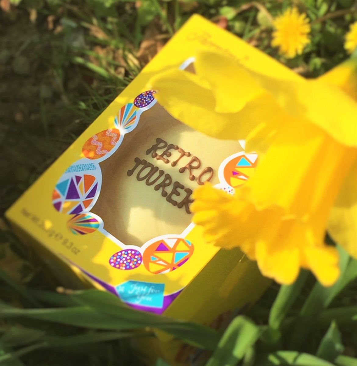 Not long now till the Easter Bunny sets off on his travels #EasterEgg #Daffodils #RetroTourer #DesignedForYou #CustomBuiltMotorhomes