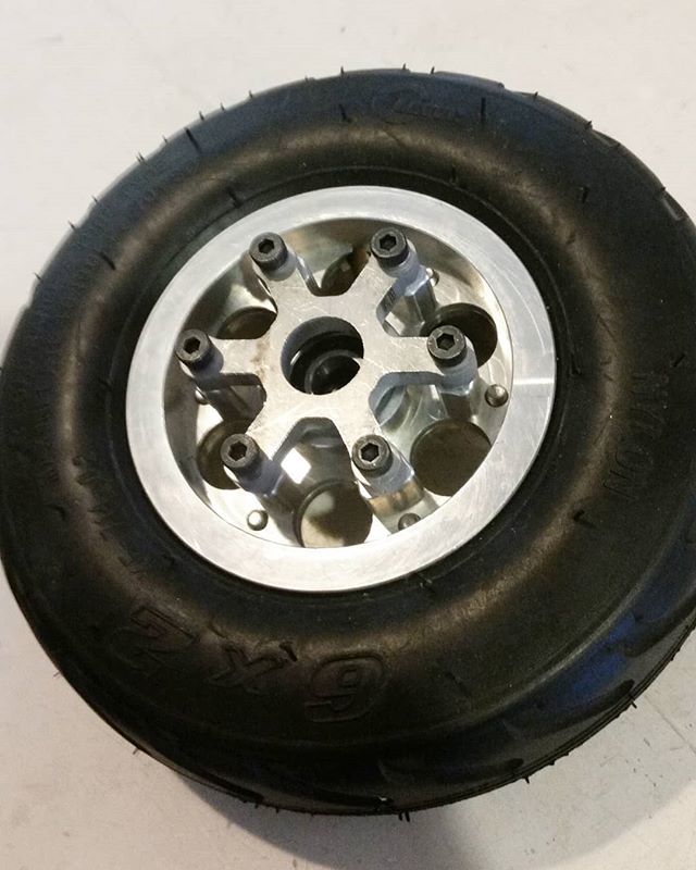 CarvonSkates's tweet photo. SixShooter female wheel adapters now available! Must use with Clone/MBS wheel adapters, they perfectly fit together @psychotiller.
.
.
.
#carvon #carvonskates #getyourcarvon #exo #evo #torque #directdrive #adapter #pneumatic #cnc #precision #machining #f… https://t.co/iL1QT9mW59 https://t.co/oM7Nx7DDY7