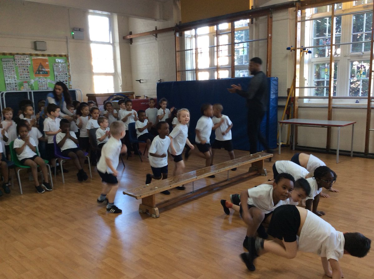 AdamsrillRn's tweet photo. Reception had a fantastic PE session with GB sprinter Rion Pierre. Well done! https://t.co/FjntvmYYAL
