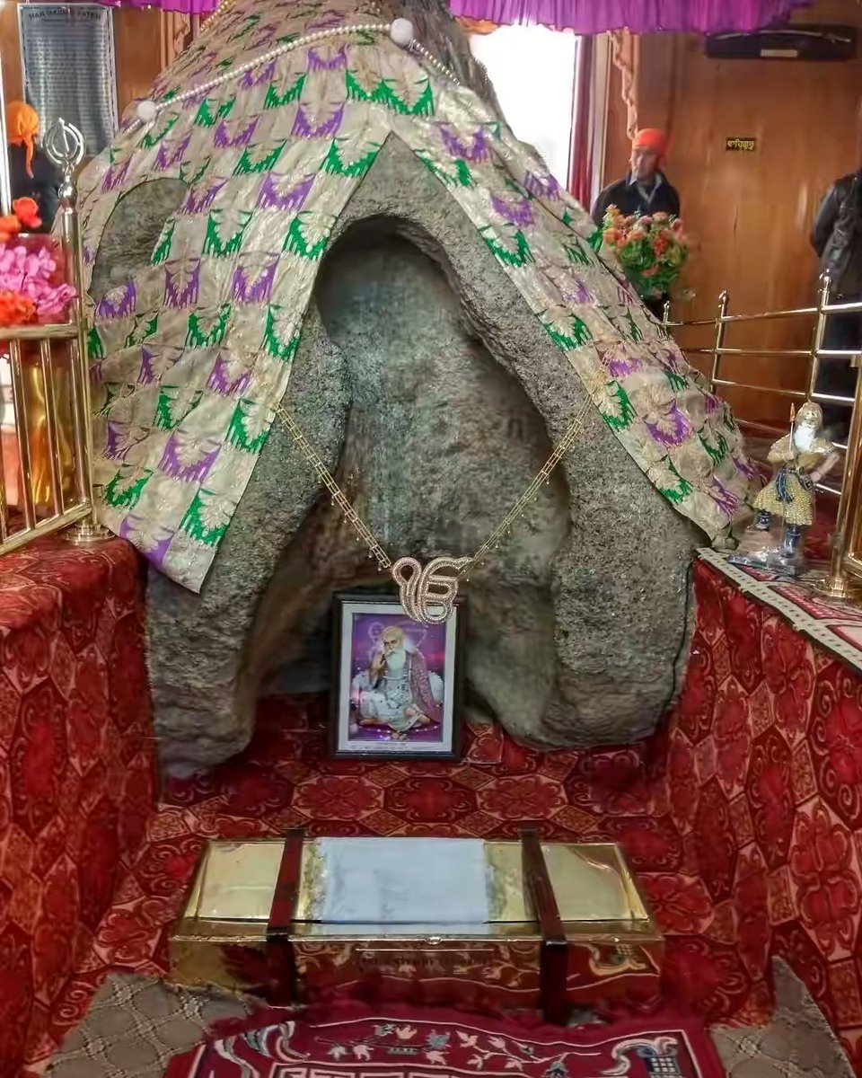 HolidaysHunt's tweet photo. Gurdwara Pathar Sahib, is a beautiful Gurudwara sahib constructed in the memory of Guru Nanak Dev Ji about 25 miles away from Leh, on the Leh-Kargil road The Gurdwara was built in 1517 to commemorate the visit to the Ladakh region of Guru Nanak Dev Ji https://t.co/iHHanTktpE https://t.co/z0GGd2El3A