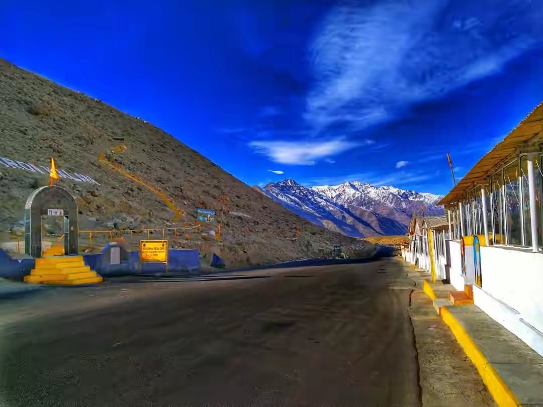 HolidaysHunt's tweet photo. Gurdwara Pathar Sahib, is a beautiful Gurudwara sahib constructed in the memory of Guru Nanak Dev Ji about 25 miles away from Leh, on the Leh-Kargil road The Gurdwara was built in 1517 to commemorate the visit to the Ladakh region of Guru Nanak Dev Ji https://t.co/iHHanTktpE https://t.co/z0GGd2El3A