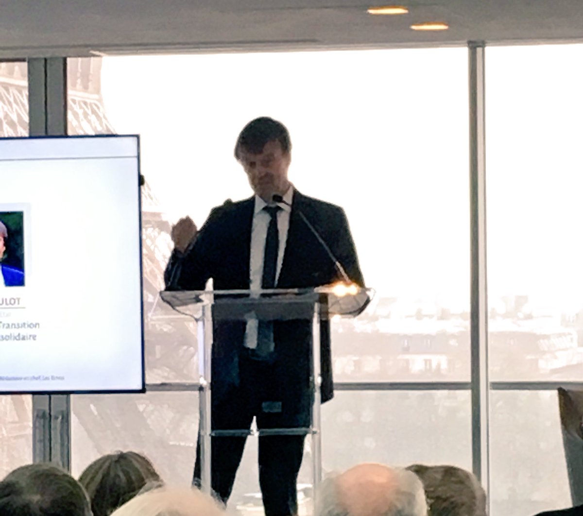enedis's tweet photo. .@N_Hulot met en valeur le rôle du @CompteurLinky et d'Enedis dans la #TransitionEnergetique #ForumTE https://t.co/tOhadfxwsA