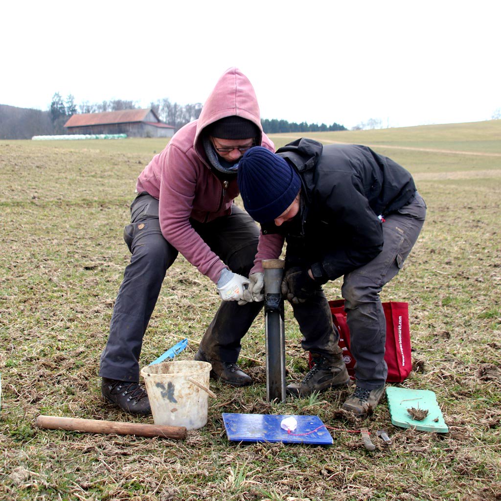 BExplo_de's tweet photo. #Biodiversity and #Ecosystem Research Group from @WWU_Muenster in the #AlbExploratory: Measuring #LitterDecomposition and assess nutrient availability by burying tea bags as part of the worldwide project #TeaComposition. #teatime4science (^ALB) https://t.co/F7f2wejrTQ