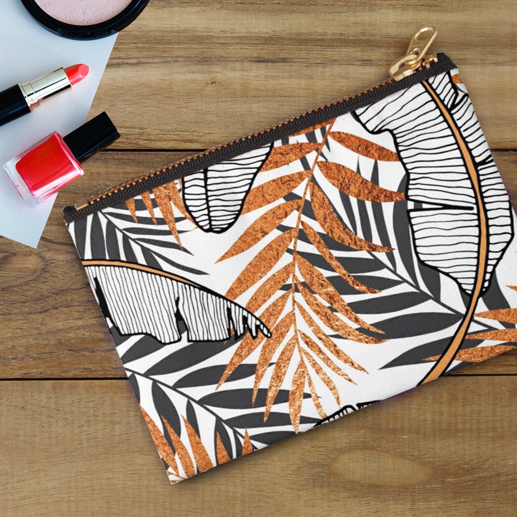 popcut_'s tweet photo. Tropical metallic leaves Carry-All Pouch on our @society6 shop 👉https://t.co/fafG9Z7Zqv #society6 #societyart #popcut #metallic #tropical #leaves #botanical #jungle #blackandwhite #bronze #pouch #studiopouch #cosmeticcase #banana #palms #pattern #design https://t.co/Tuvdos7Elr