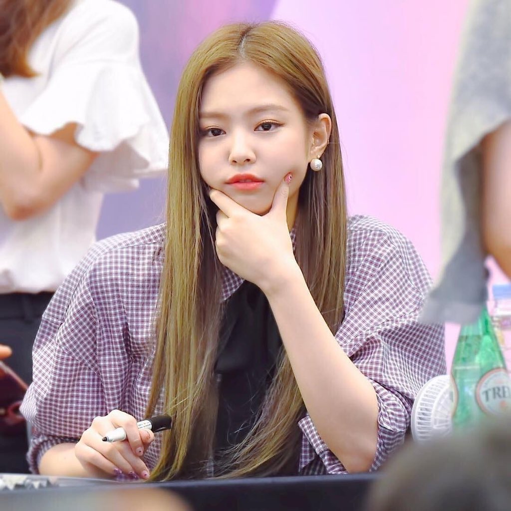 BLINK___116's tweet photo. じぇんどぅぎぃぃぃ（ ;  ; ）

お迎え多め🌼

 #BLACKPINK好きな人と猛烈に絡みたいのでこれを見た人はRTしてください
#BLACKPINK #BLACKPINK好きな人と繋がりたい #BLINKの人と繋がりたい https://t.co/CbmZKbmMtT