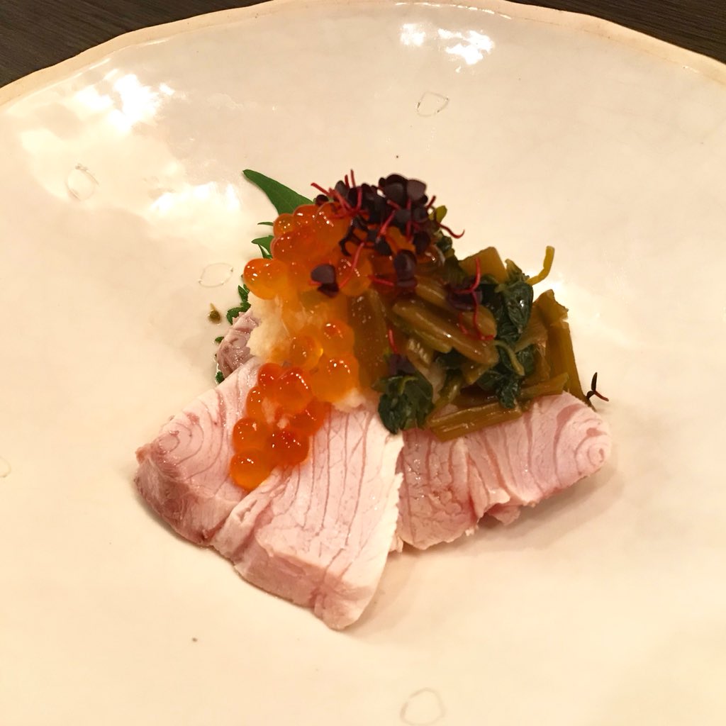 Kanva A Twitteren 今日のおつまみ 鰤の湯引き 花山葵の醤油漬けといくら 辛味大根おろしかけ まだまだ脂の乗っている天然のブリをさっと湯引きにして旨味を凝縮しました ピリリと辛い自家製の花わさびの醤油漬けと辛味大根おろし いくらをたっぷりかけて