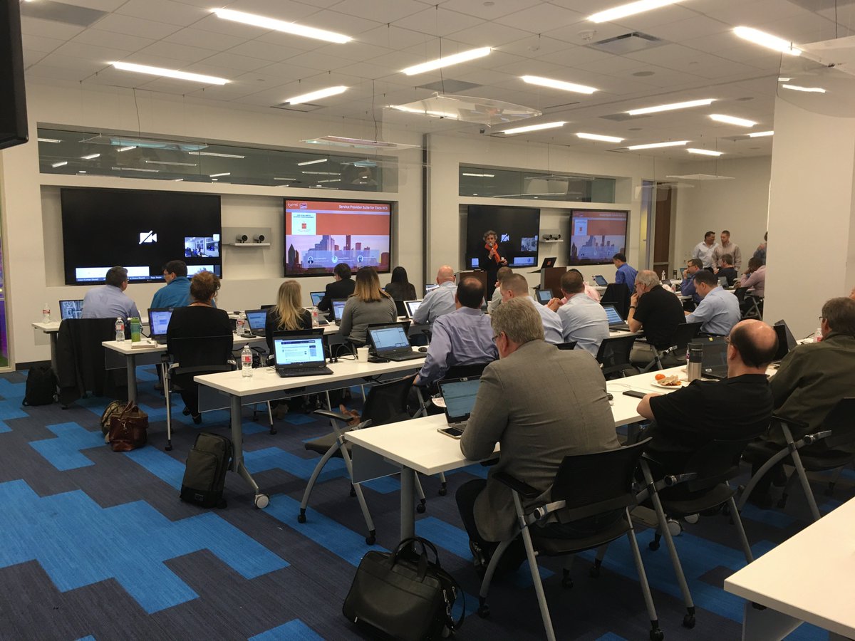 KurmiSoftware's tweet image. Our expert spreading good news at the #CiscoHCS Summit Richardson! 
#UC #UCC #CUCDM #UCMigration