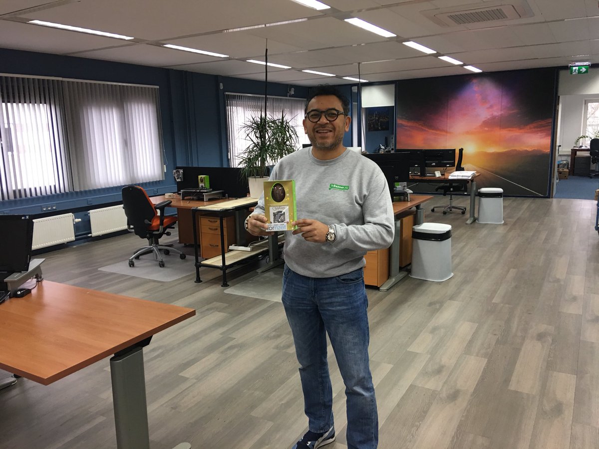 ikbanner's tweet photo. Leuk paas cadeautje gekregen van Ed, onze huisbaas.....wil jij dat ook? Zijn nog 3 werk plekken beschikbaar... gezellig in het episch grafisch centrum van het pittoreske Zoetermeer, vrolijk pasen https://t.co/9bYTOcxMzr