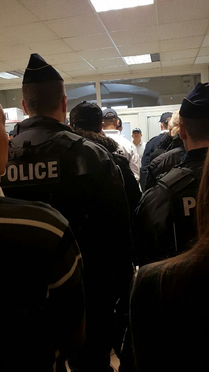 Commissariat Paris 8 tweet media