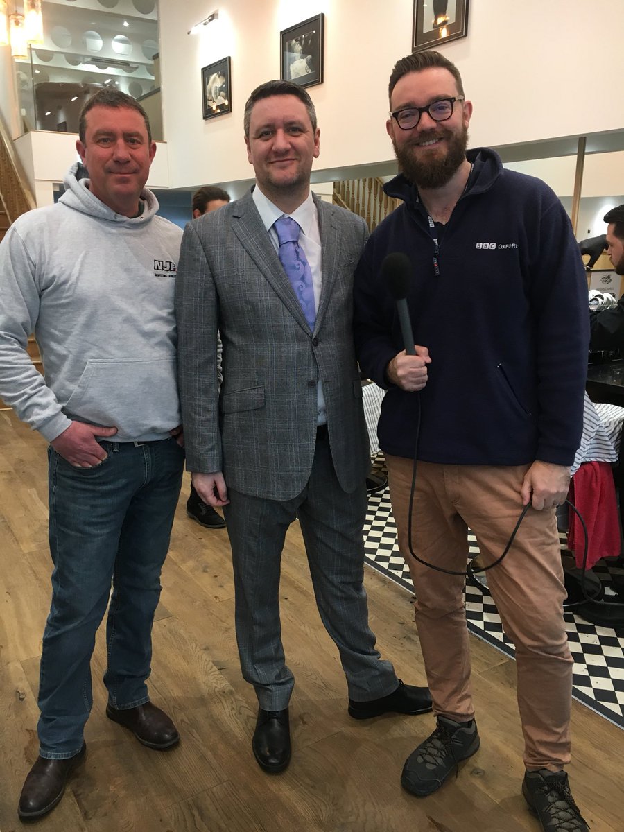 andysbarbers08's tweet image. BBC radio Oxford in this morning 👍🏼 don’t forget to catch us tonight at half 6 on BBC news talking about us getting to the final of 3 Modern Barber Awards 👍🏼✂️💈