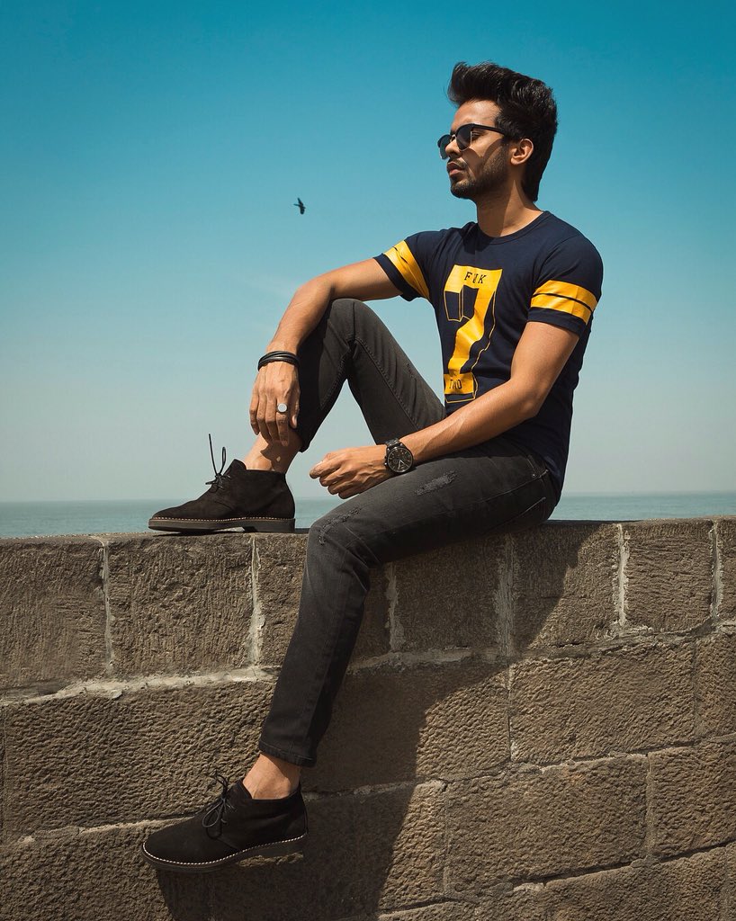 thefebruaryboy's tweet photo. Been jazzing up my usual weekday style with some cool &amp; quirky pieces from @frenchconnection_in ⚠🔝🙌🏻
.
.
.
#MyFC #FCMan #FrenchAmour #BrightYoungThings #SS18 #thefebruaryboy https://t.co/tKerapAk8K