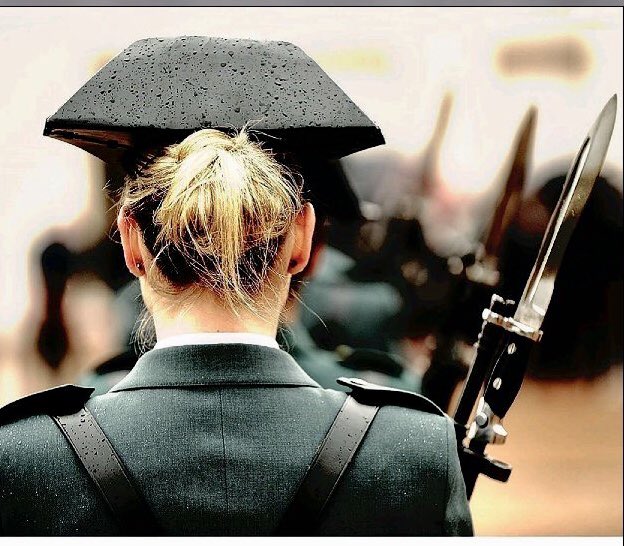 MGutierrezCs's tweet photo. Felicidades a los hombres y mujeres de la @guardiacivil en su 174 aniversario. 
“El honor ha de ser la principal divisa de la Guardia Civil, debe por consiguiente conservarlo sin mancha. Una vez perdido, no se recobra jamás”. Viva la Guardia Civil!! 🇪🇸 https://t.co/LDDNVnFREm