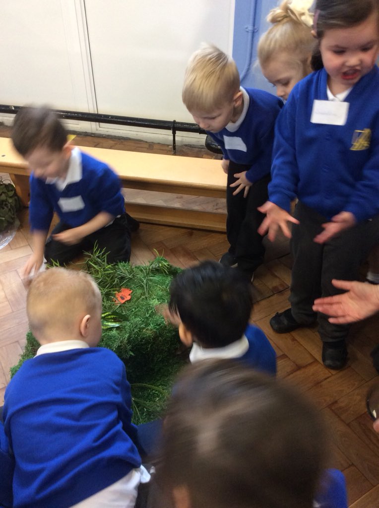 HillstonePS's tweet photo. We found some of Portly’s footprints down by the riverbank. #hpseyfs #languagealive https://t.co/Tsb2JHM0OG