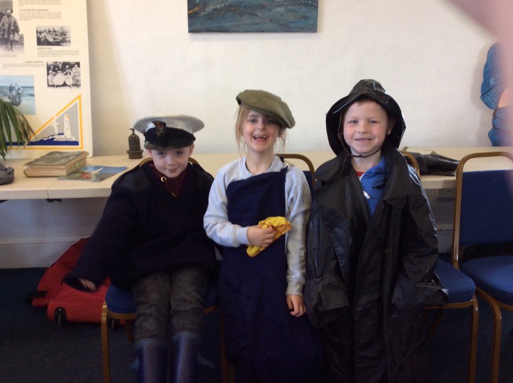 holystoneschool's tweet photo. Year 2 had an amazing time at St Mary's Lighthouse last week. We had fun climbing to the tops and finding some fantastic animals in the rock pools. Thanks @Stmaryslight for a brilliant time! https://t.co/Ei4zexDLwK