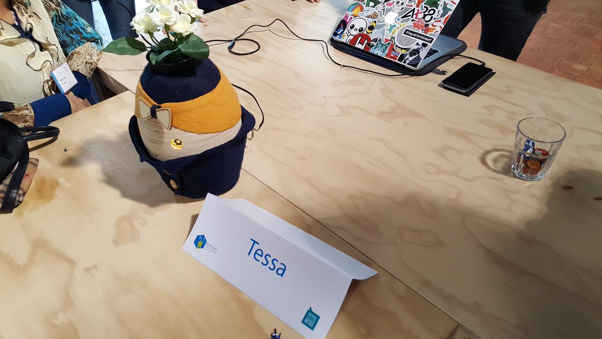 jochemooijevaar's tweet photo. Mooie ideeën en ervaringen op de zinvolle robotica in de ouderenzorg bijeenkomst van @VilansNL https://t.co/LPMaohcLM3