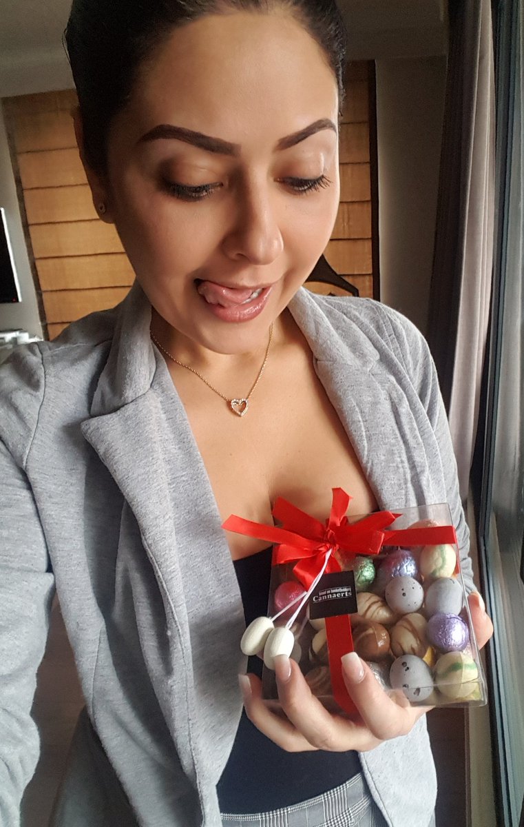 Mariskaxxxxxxx's tweet photo. Bedankt voor de lekkere paaseieren shatje @Hete_Tina 😍 https://t.co/lSxHDquMjL