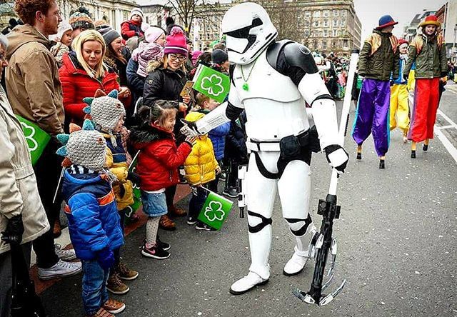501stIreland's tweet photo. Our #FirstOrder #ExecutionerTrooper at the Belfast St Patrick's day parade.
#BadGuysDoingGood
#VadersFist
#501stIreland https://t.co/KhJJCAT0Jj https://t.co/qKmzsfNiFA