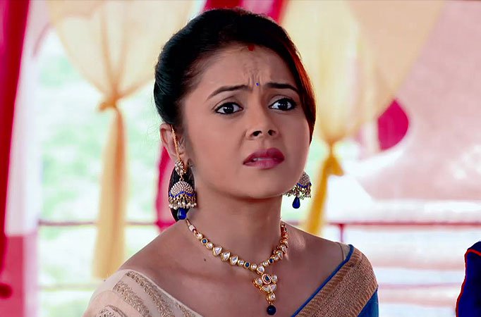 E24bollynews's tweet image. &apos;साथ निभाना साथिया&apos; की गोपी बहू के साथ हो गया ये हादसा, जानिए क्या हुआ देबो #SathNibhanaSathiya #DebolinaBhattacharya goo.gl/ZGFEiN