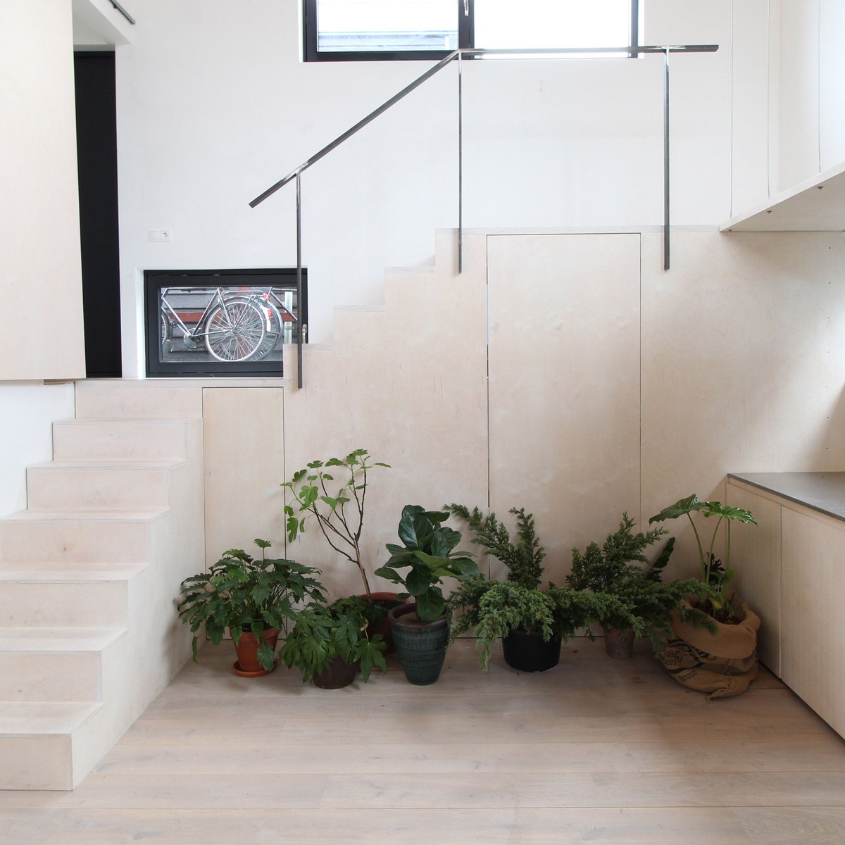 notMithered's tweet photo. A Japanese inspired houseboat in Amsterdam @dezeen https://t.co/ewTgWokVKH https://t.co/Gs0ZhAajZQ