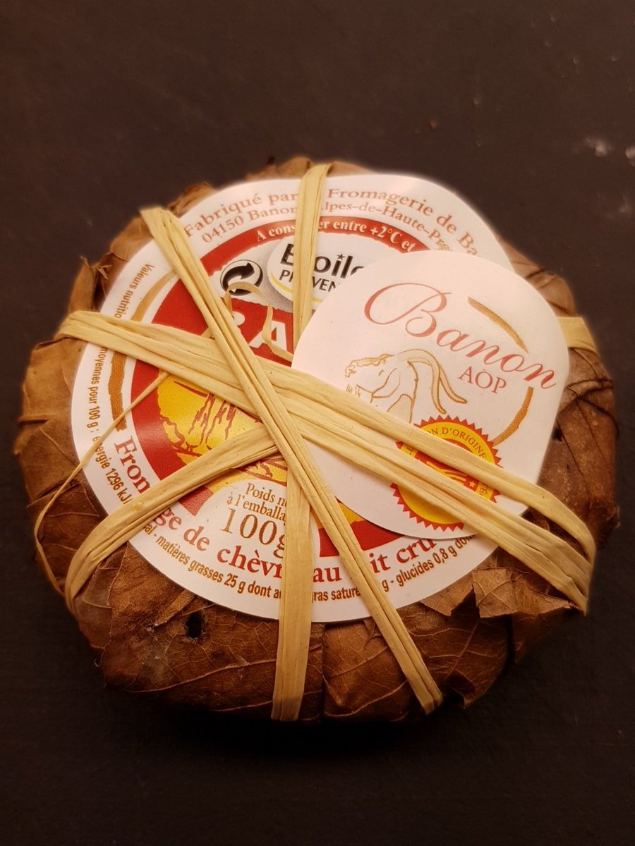 affineurfromage's tweet photo. Una pequeña joya, un gran placer. El Banon, queso de cabra francés. https://t.co/obz0RwyPFB