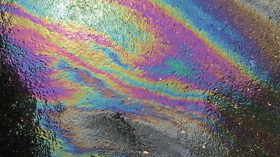 JerseyPolice's tweet photo. *** CAUTION ***
We are taking reports of an Oil/ Diesel spill from LA GRANDE ROUTE DE ST JEAN (by the old B+Q SITE) continuing down QUEENS ROAD.
Please take care (Particularly two wheel users). DFI are on the way! 🚔🚨🚗
#EShiftFCR https://t.co/lwTcj0bPE7
