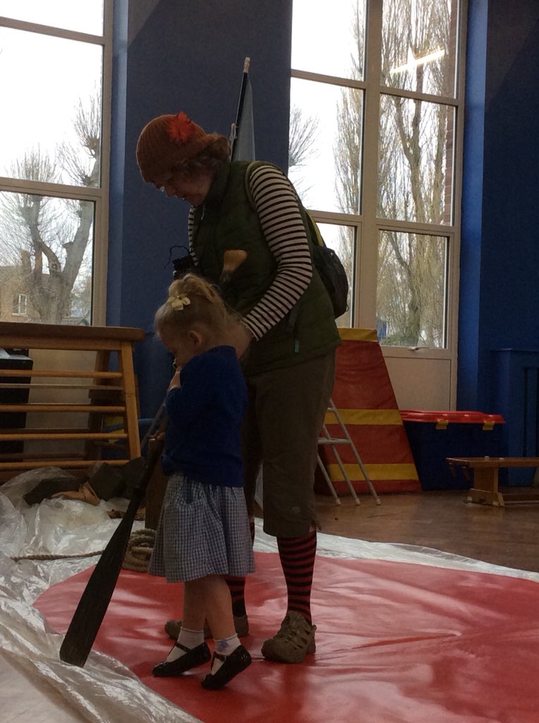 HillstonePS's tweet photo. Joe has lent us a boat to explore the riverbank. Poppy is showing Ruby how to use an oar. Joe left us a basket of supplies. @PlayHouseBham #languagealive #hpseyfs https://t.co/HyFwGGhRHl